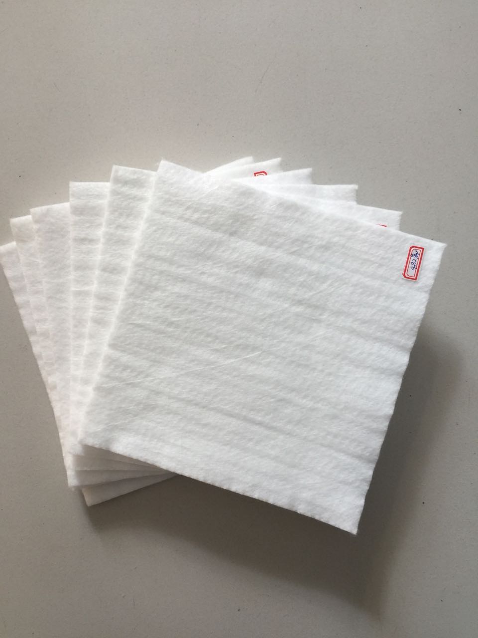 大壩設計如何選擇合適的土工布？